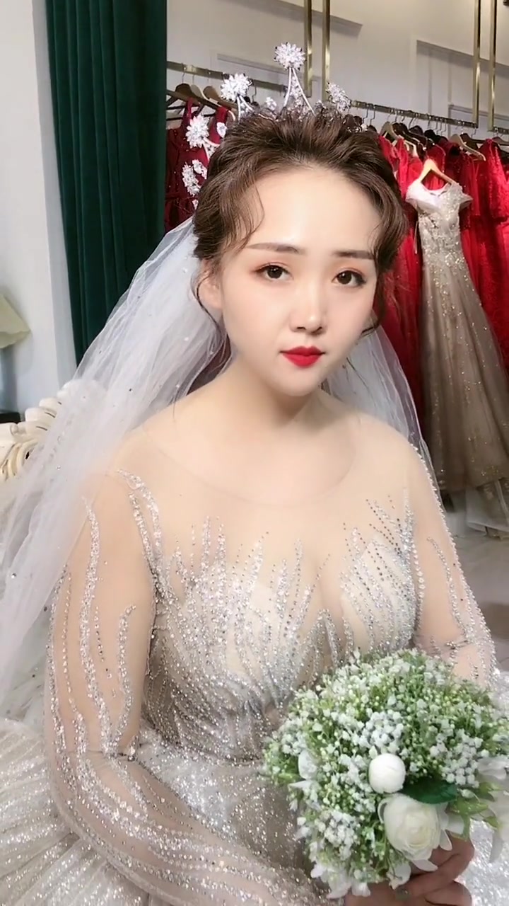 好白菜全被猪拱完了,新娘子美丽又端正,不知便宜了哪个货