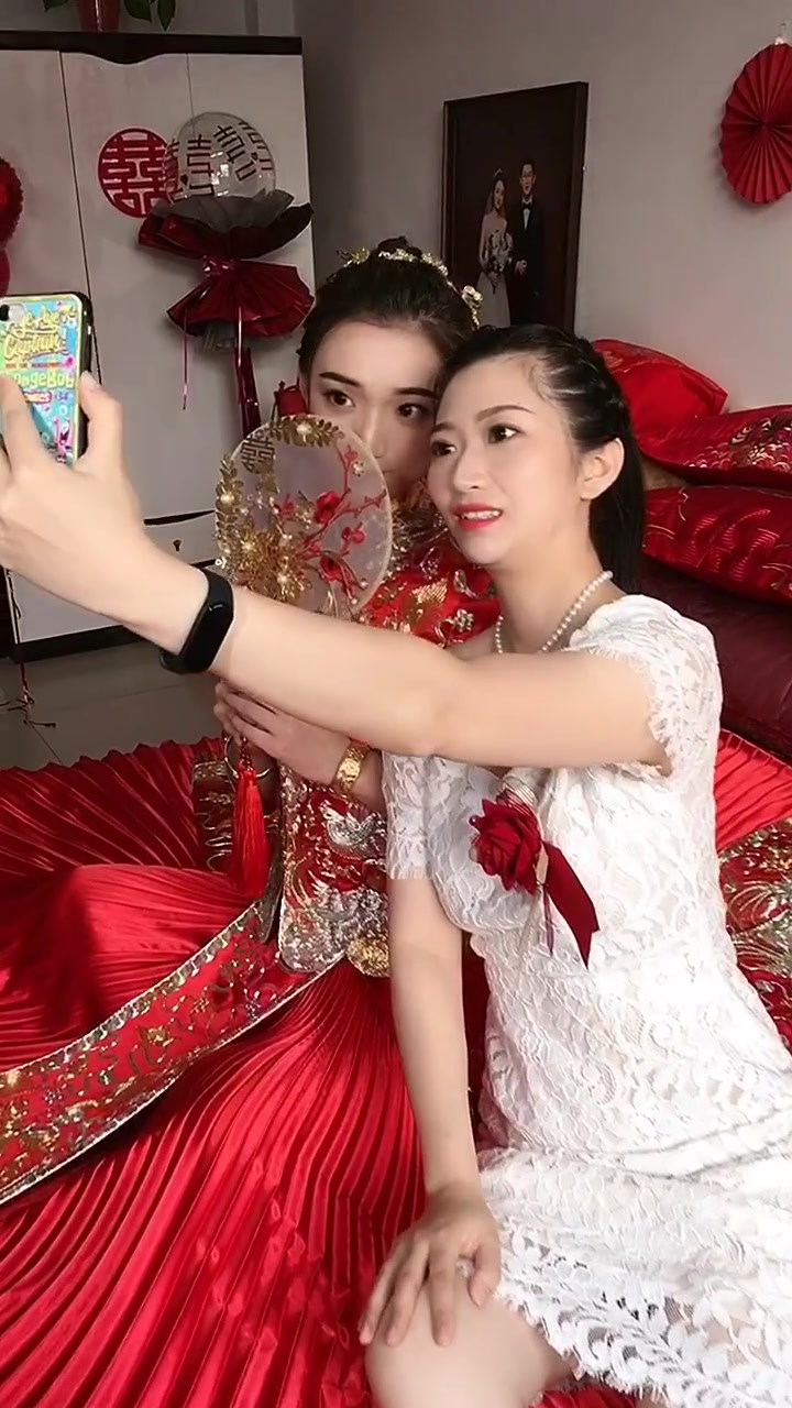 好白菜全被猪拱完了,新娘子端庄又好看,不知道便宜了哪个货