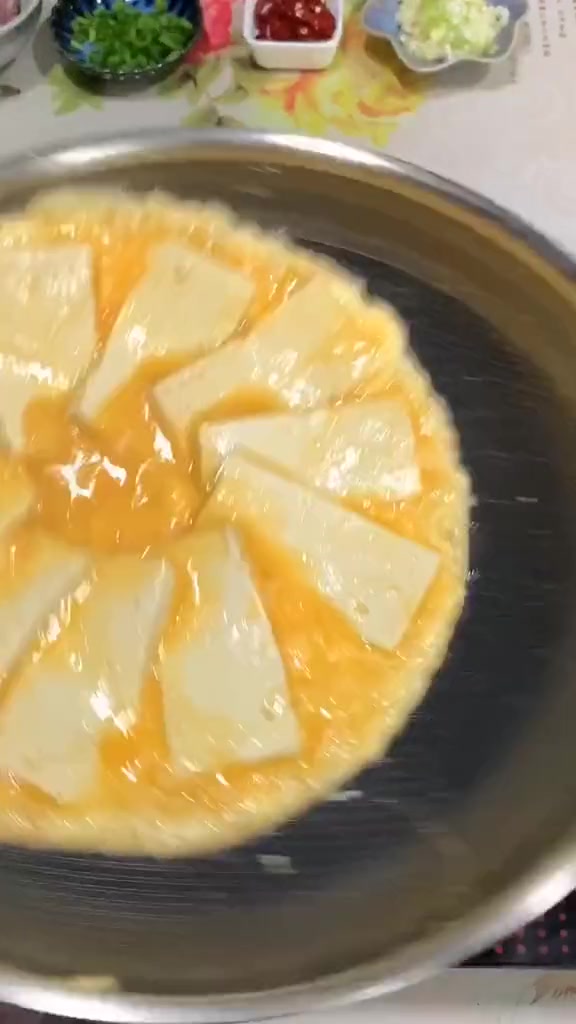 鸡蛋包豆腐学会这样做比大鱼大肉还香还好吃!