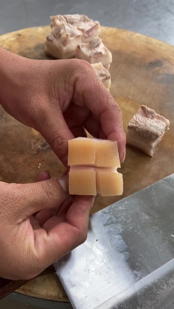 经典老菜东坡肉做法,这样做好吃不腻,赶快试试吧