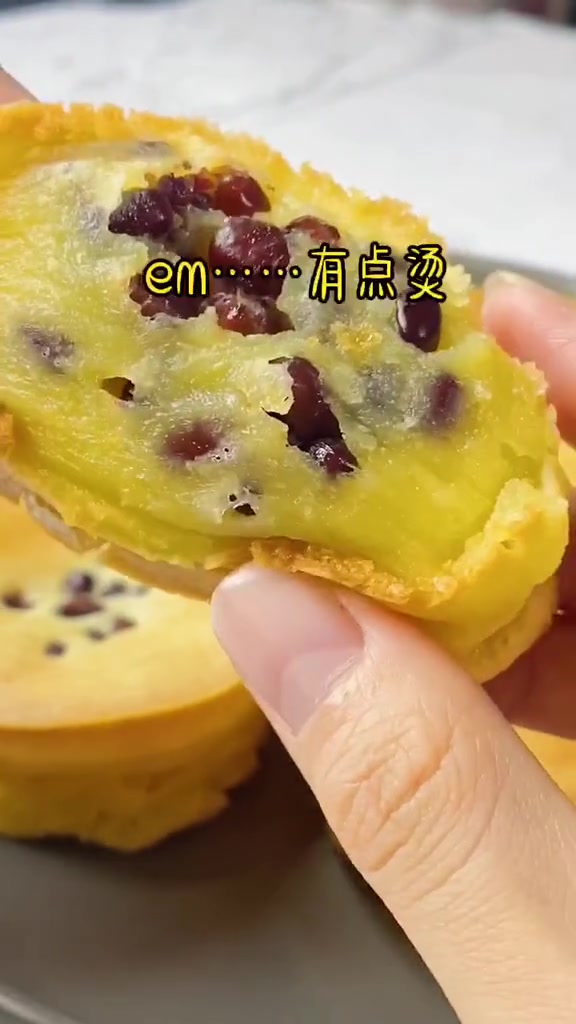 红豆糯米粑粑糕。外酥里糯,非常的好吃
