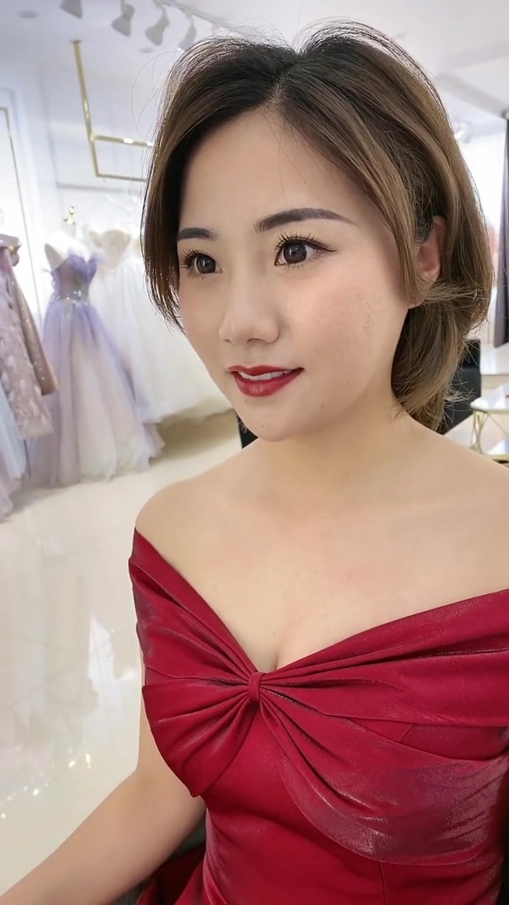 好白菜全被猪拱完了,新娘子如花似玉,不知便宜了哪个货