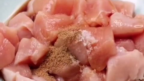 #宅家最馋的街头小吃#【劲爆鸡米花做法】嘎嘣脆,外酥里嫩,实惠好吃!