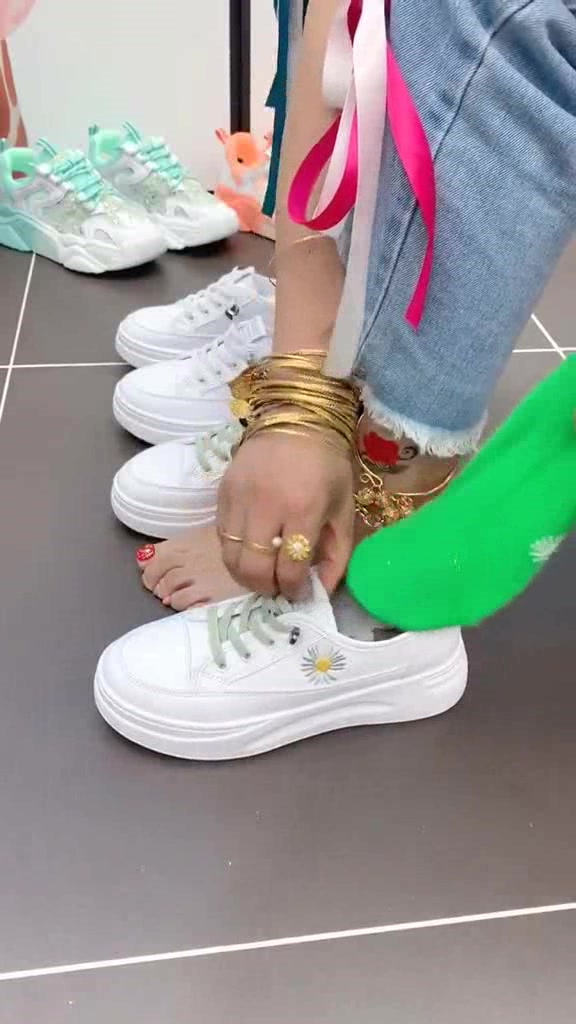 松糕底小白鞋显高显瘦又百搭 关键好便宜