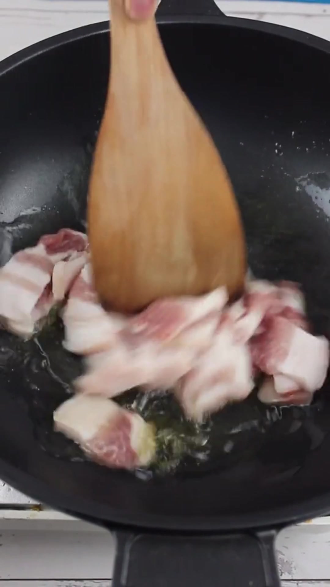 今天做一份好吃的猪肉炖粉条简单的做法