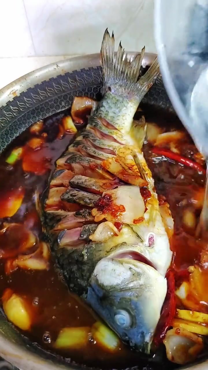 鲫鱼炖豆腐像我这样做,原汁原味,特别好吃!