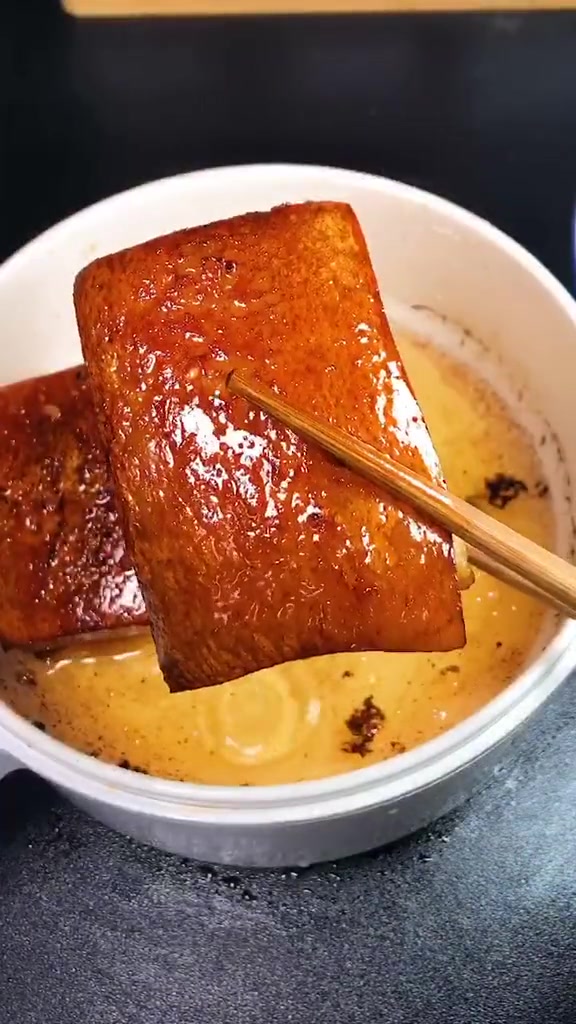 梅菜扣肉,烧白,酒席必备,上桌就被抢光,看完视频你也会
