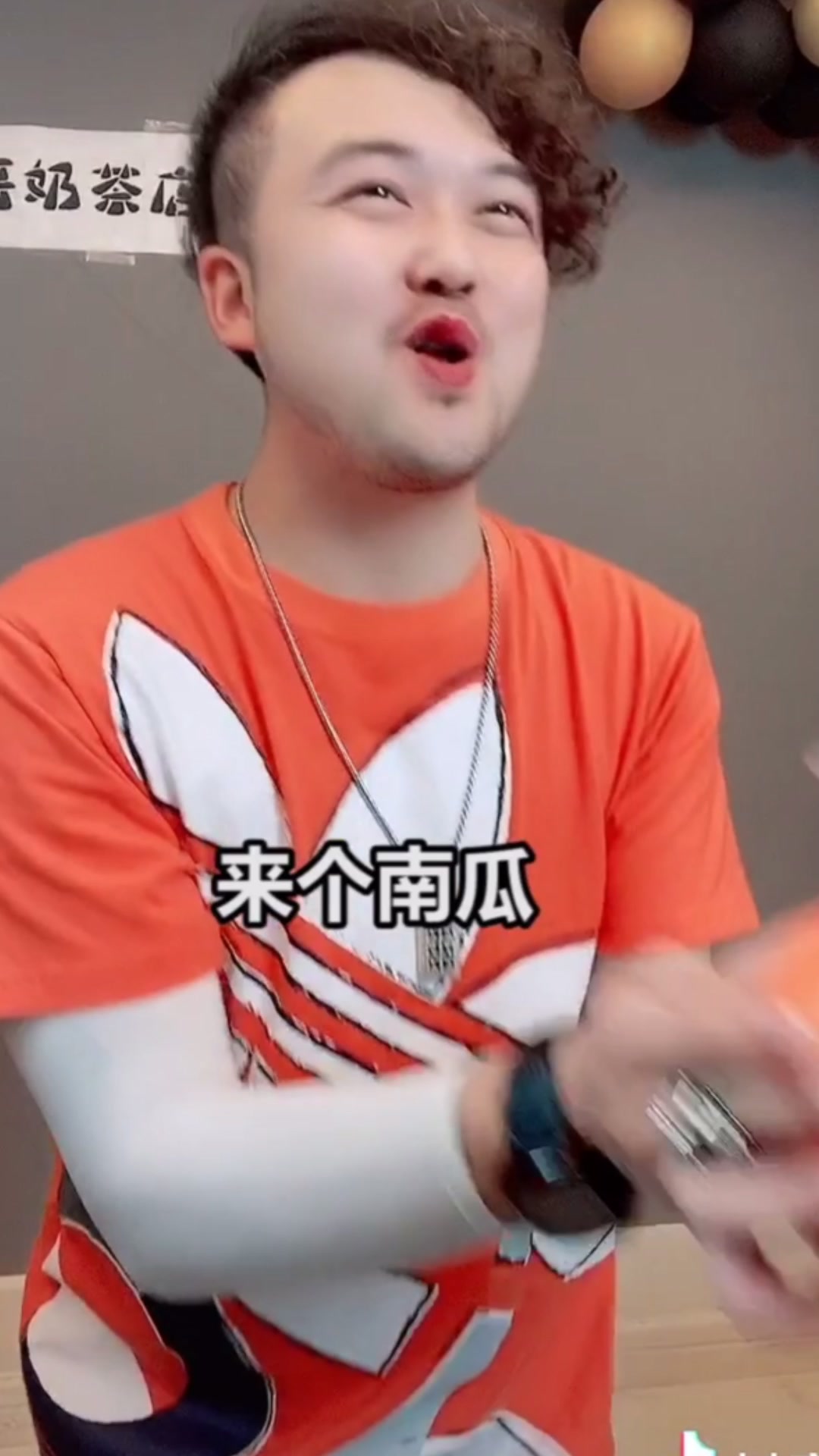 搞笑视频:各国奶茶店店员