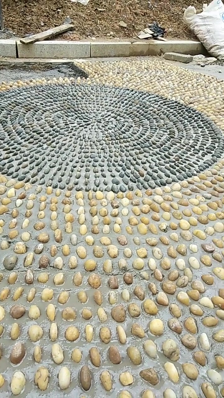 万万没想到,鹅卵石铺路面,竟然比地砖和石材地面还漂亮!