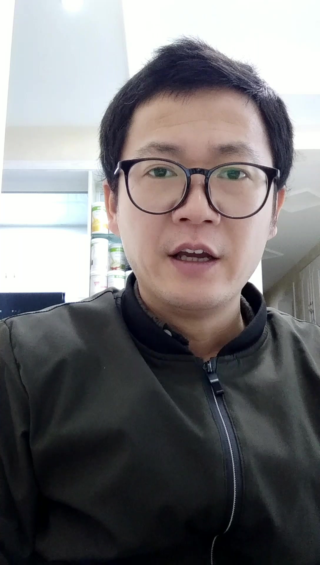 与瘦肉同样多的肥肉中,肥肉能够供给人体更高的热量
