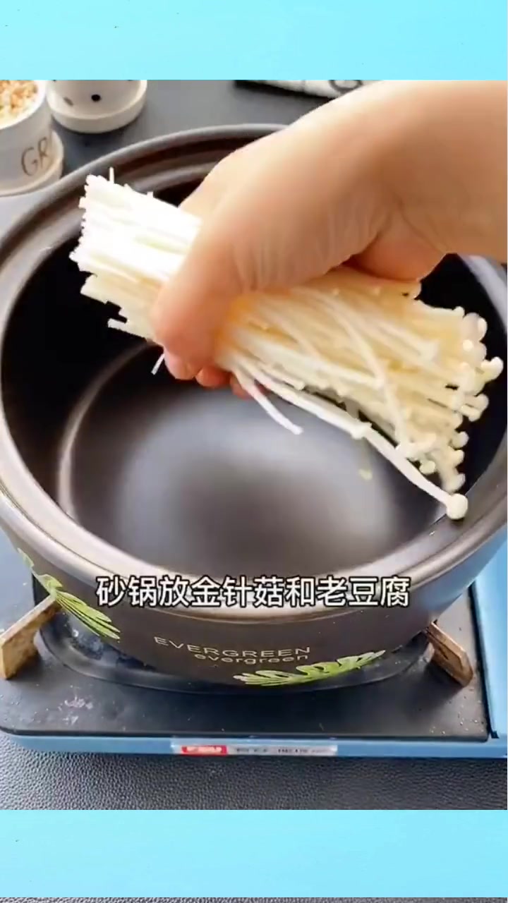 辣白菜这样炖汤喝的精光