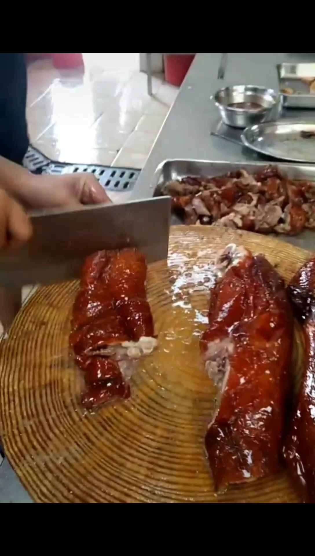 广东烧鸭饭,广东烧鸭,吃过的人才懂,回味无穷,鸭肉鲜嫩味香