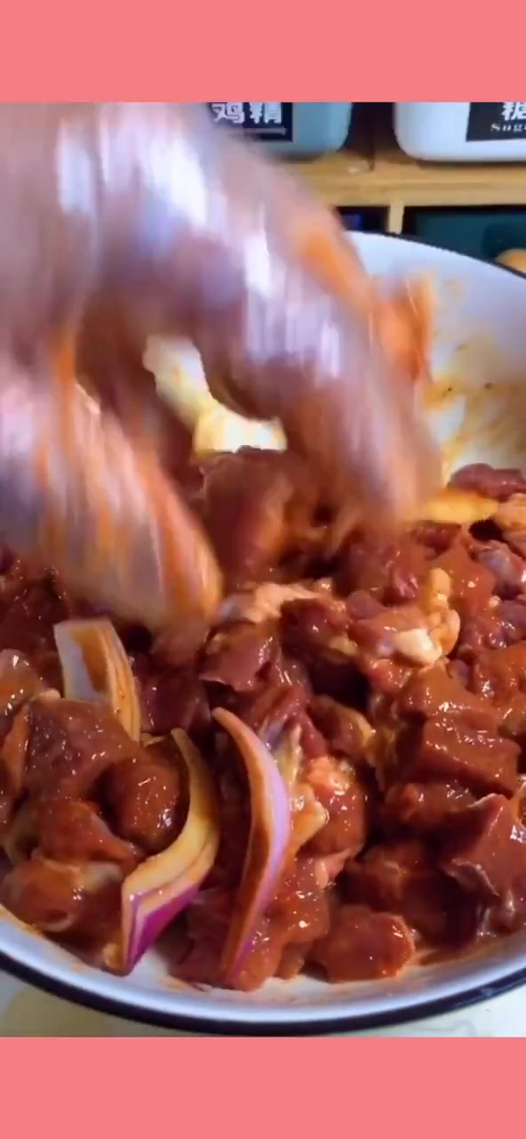 老婆孩子喜欢吃羊肉串,又怕不新鲜怎么办,试试家庭版羊肉串!
