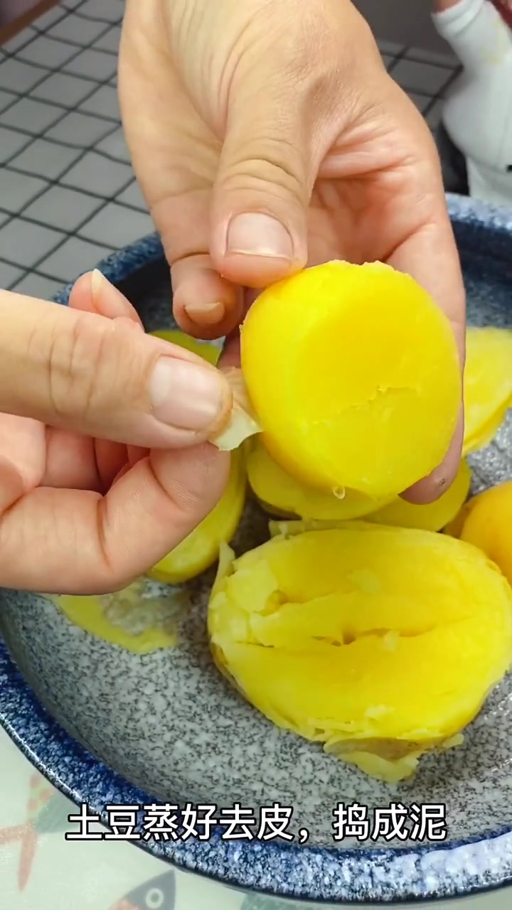 西餐厅土豆沙拉做法来袭,在家也能做出餐厅的感觉,你也试一下吧