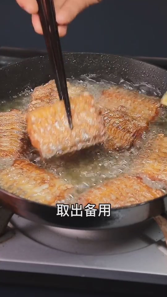 教你在家做红烧带鱼,做法简单又好吃