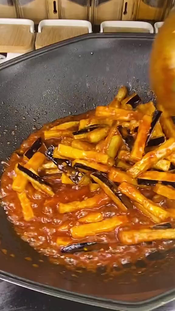 鱼香脆皮茄子,隔着屏幕都要流口水了,太诱人了!