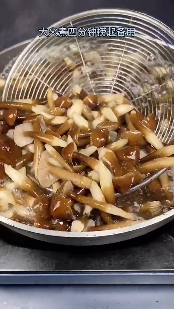 小炒鸡纵菌,很多人听说过,但没有吃过