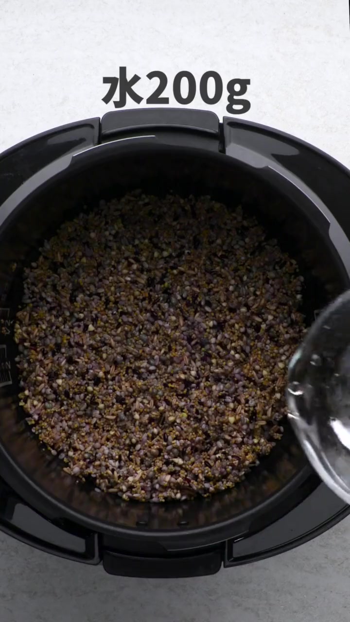 营养美味的高压锅杂粮饭,多吃粗粮更健康哦!