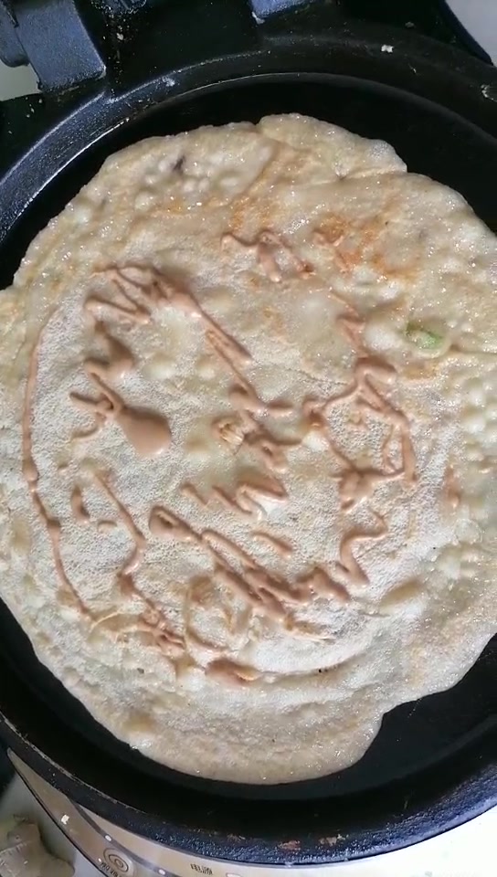 简单美味的早餐,鸡蛋煎饼+玉米粥,更营养更健康