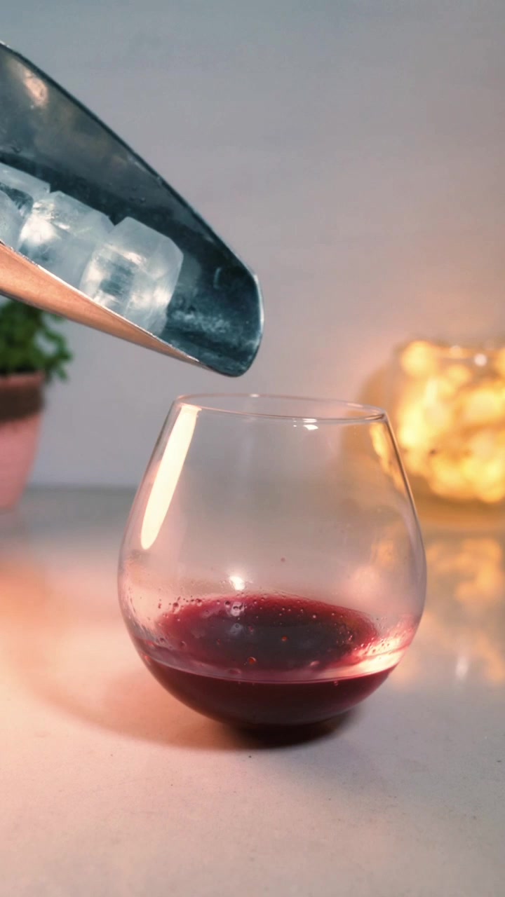 浓浓草莓味的奶茶,看颜值就好喝