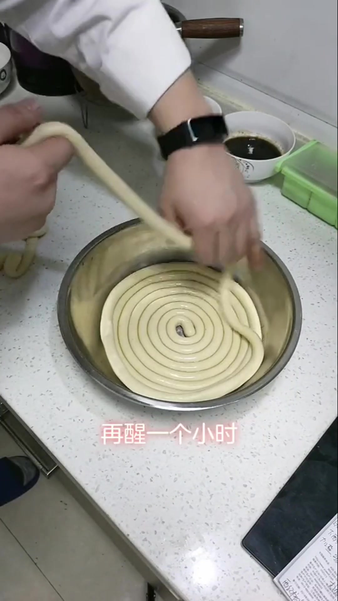 西红柿鸡蛋干拌面做法关注我教您居家烹美食
