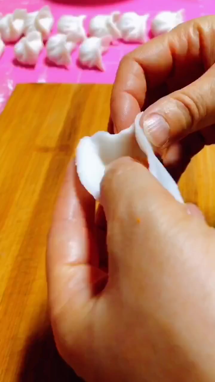 水晶虾饺的正确做法,晶莹剔透,虾肉鲜滑爽口!