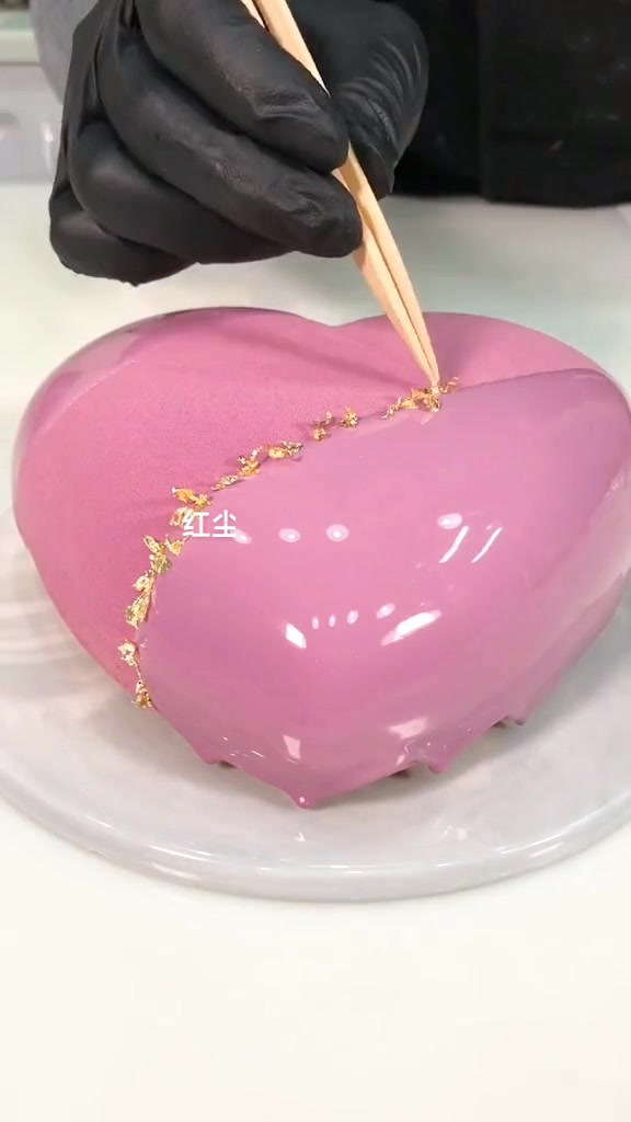 法式甜点淋面慕斯蛋糕爱心