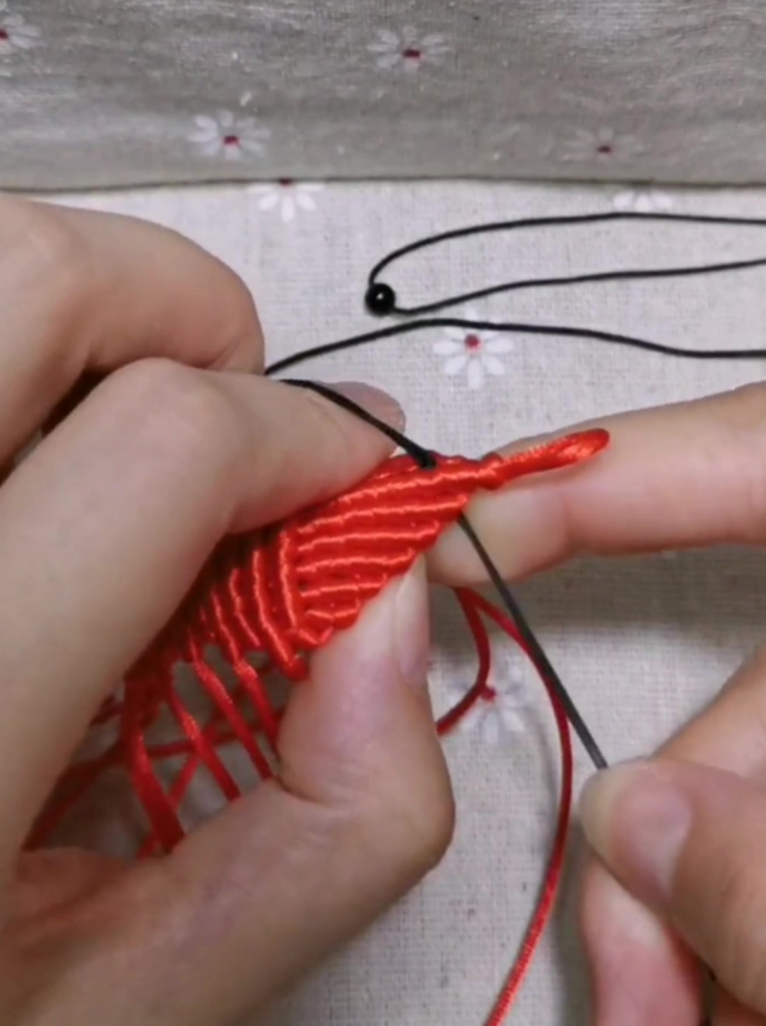 龙虾扣,语音带字幕版完整教程,慢动作细致讲解,好看易学