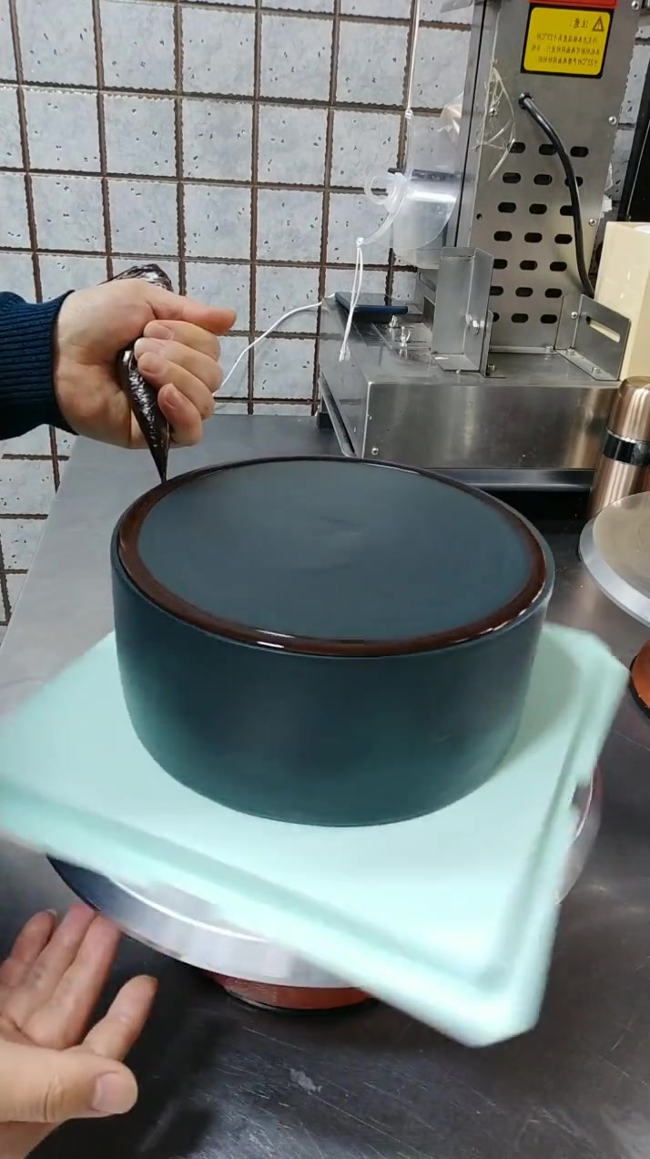 适合男孩子过生日的蛋糕,特别帅气