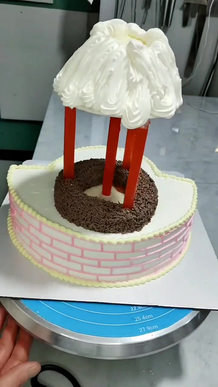 这种蛋糕看着就像一幅画一样,一眼看上去就能爱上