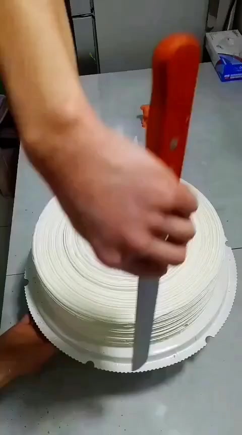 这样的三层蛋糕看着就非常漂亮,用来送孩子特别的合适