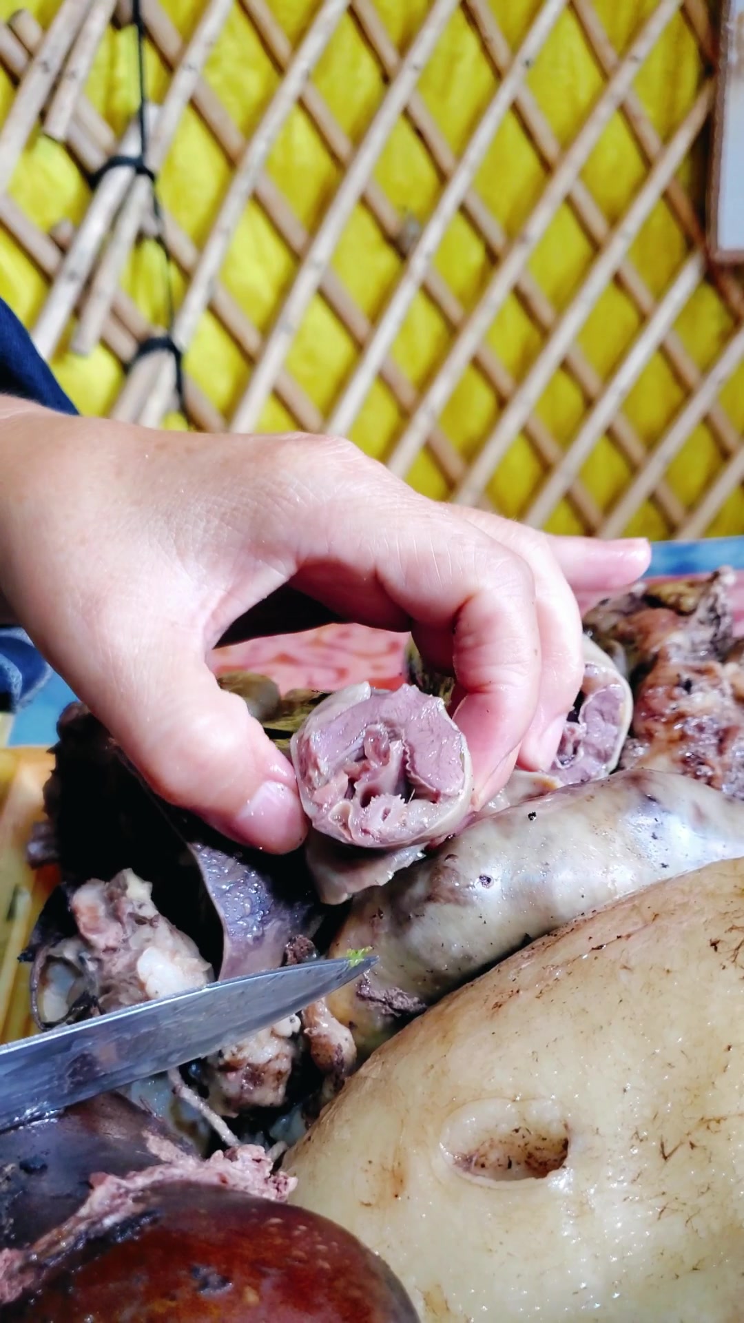 肉肠是蒙古族传统美食