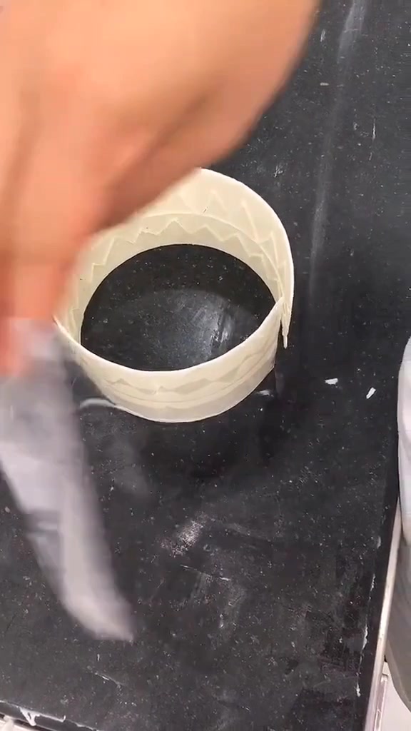 做了一个呆萌可爱的卡通蛋糕,这么好看我都舍不得吃了
