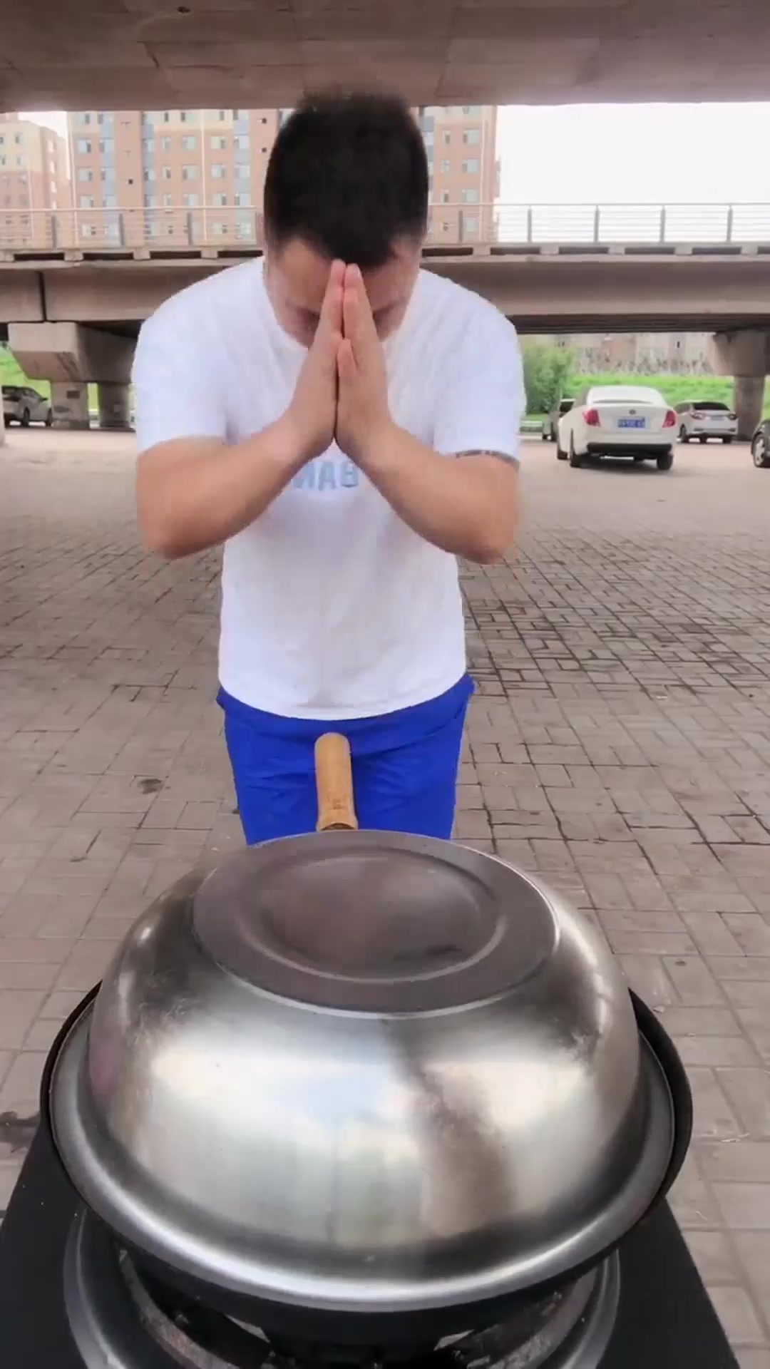 这次是真正的炖鱼,掀开盖子的那一刻,口水都快兜不住了