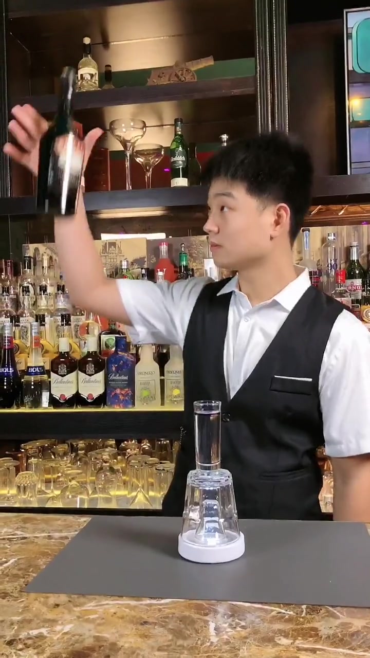 高颜值鸡尾酒“天使之泪”,你舍得喝吗?