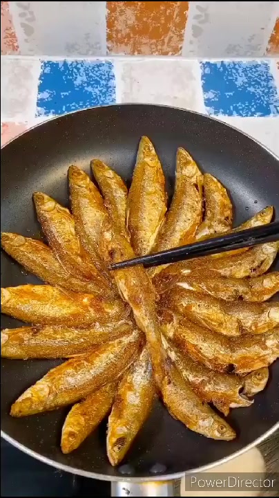 香煎河鱼,赞,香酥脆,老好看吃起来特带劲,待客有面子