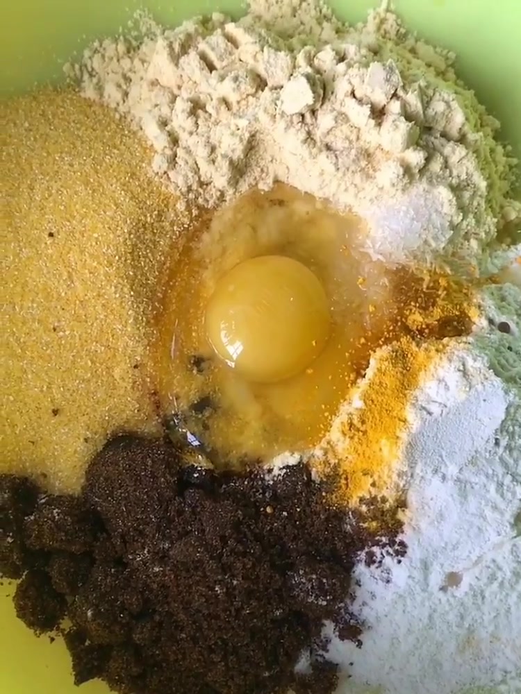 垂钓鲫鲤鱼,民间自制土配方饵料