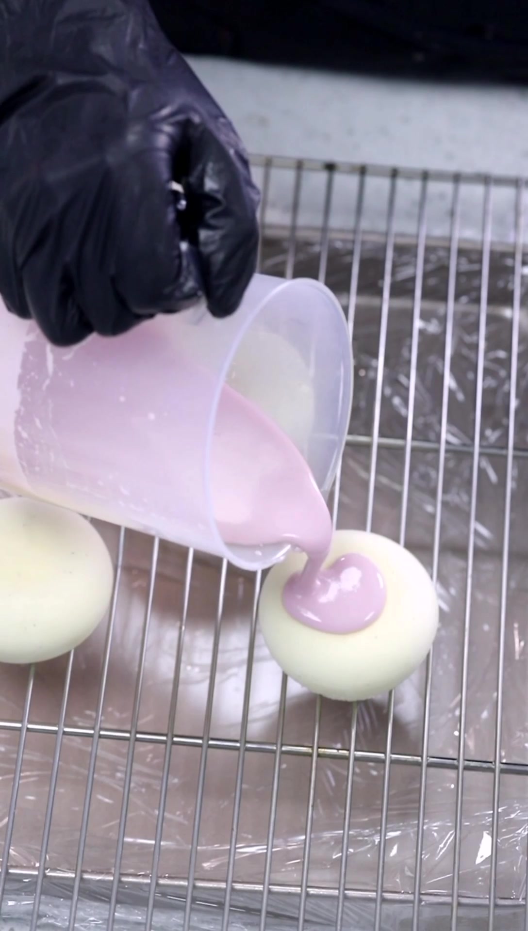 厦门烘焙培训 丨制作慕斯蛋糕 法式西点 如何做出镜面般的淋面!