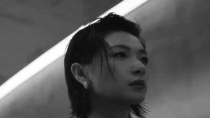 不焦虑,不迷茫,肆意地生活,去突破,追求自己想要的人生。@万茜 全力以赴地面对每一次挑战,