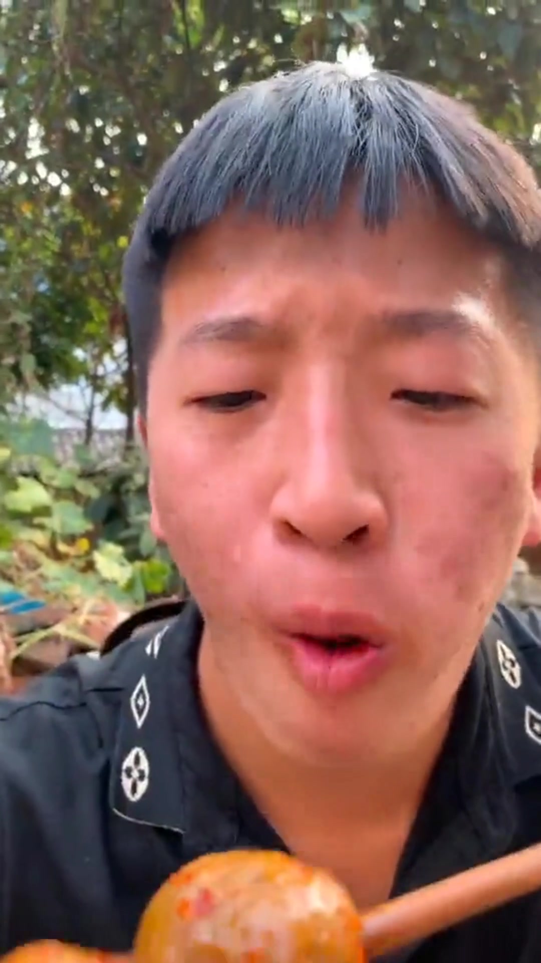 泡面桶煮牛肉丸子开吃,真香