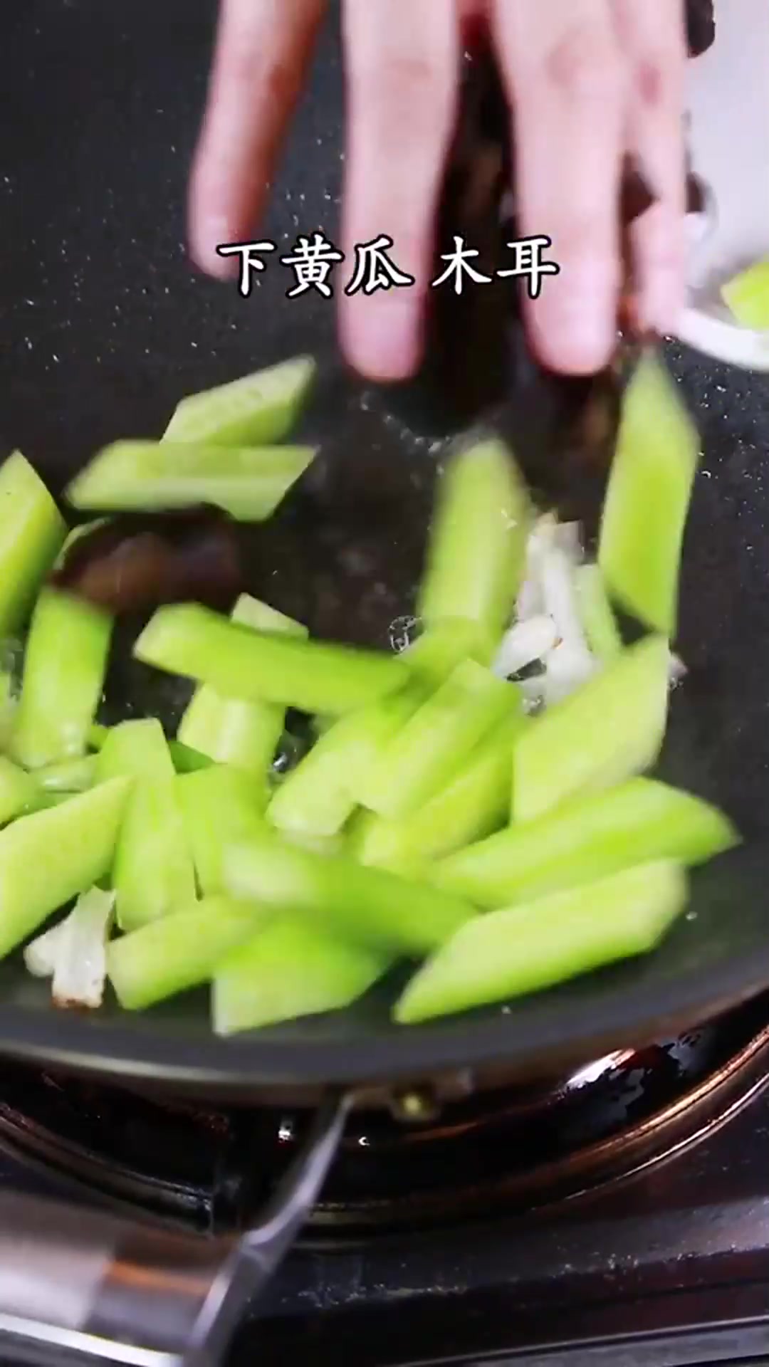 每天不知道吃什么关注我给你最全的家常菜谱爱你们哦