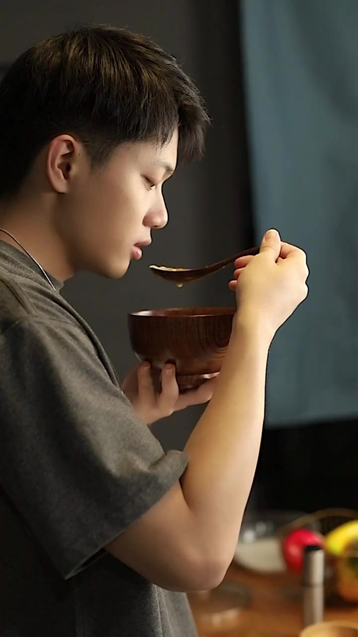 鲜虾海鲜粥做法来袭,这样做好吃又营养,孩子都吃不够