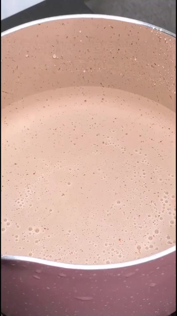每周都会煮一次桃胶鲜奶木瓜糖水,保健养颜为美食打卡