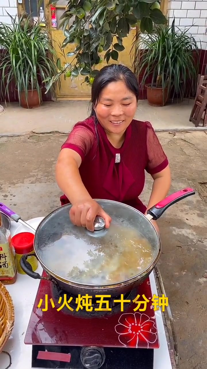 自制版咖喱牛肉盖饭,吃起来回味无穷,不信你试试