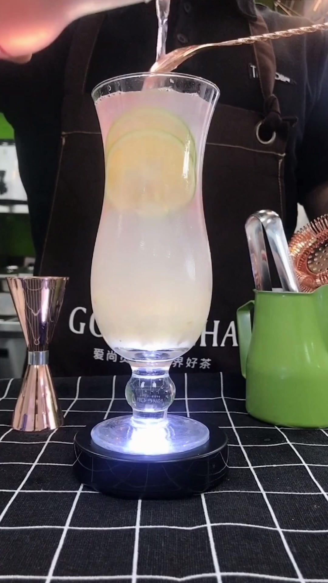 一杯蓝色妖姬送给大家