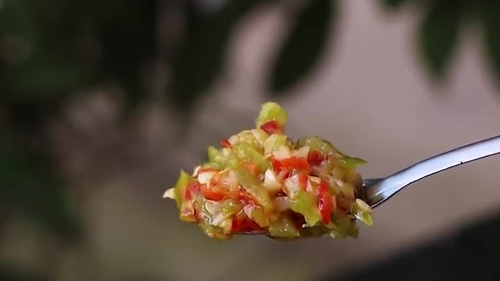 辣椒酱的家常做法 好吃又下饭。既能拌面又能炒菜!