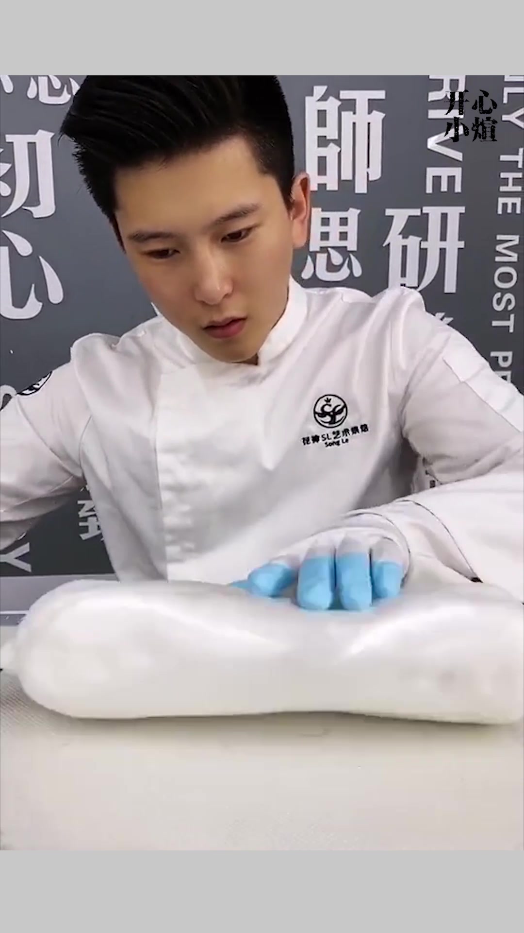 见识一下甜品师用蛋糕做成的香烟,看完制作过程,这手艺真强大!
