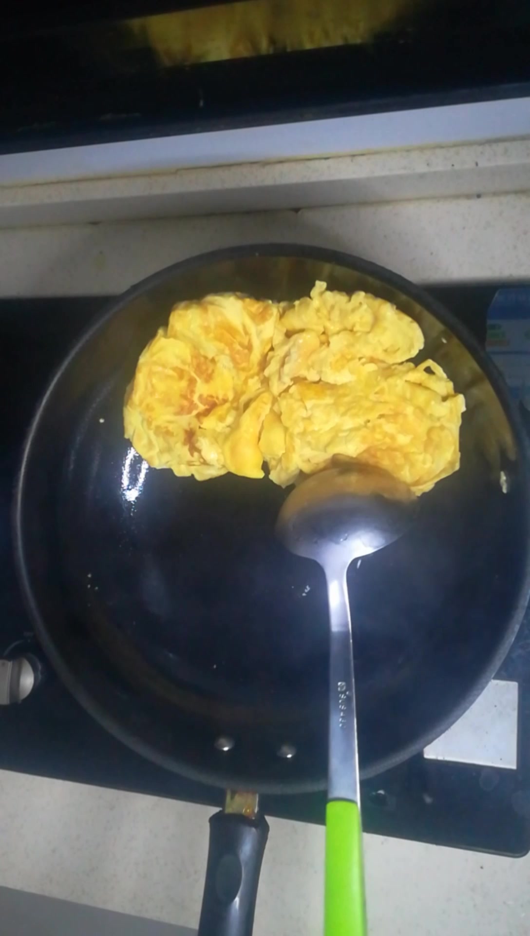 鸭蛋炒粉皮,非常的美味,非常的好吃