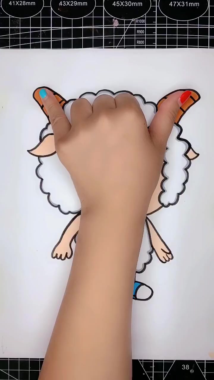用一只手就可以画出来一只喜羊羊,这样的简笔画,太有创意了
