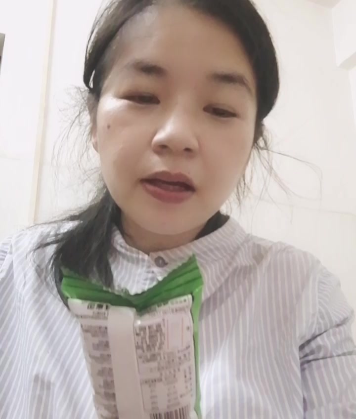 葱香鸡肉味小小酥与三辉麦风 蛋黄派